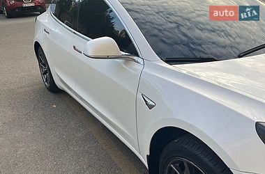 Седан Tesla Model 3 2020 в Києві