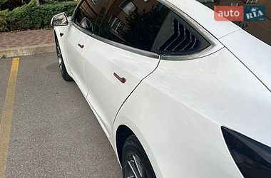 Седан Tesla Model 3 2020 в Києві