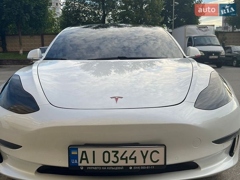 Седан Tesla Model 3 2020 в Києві