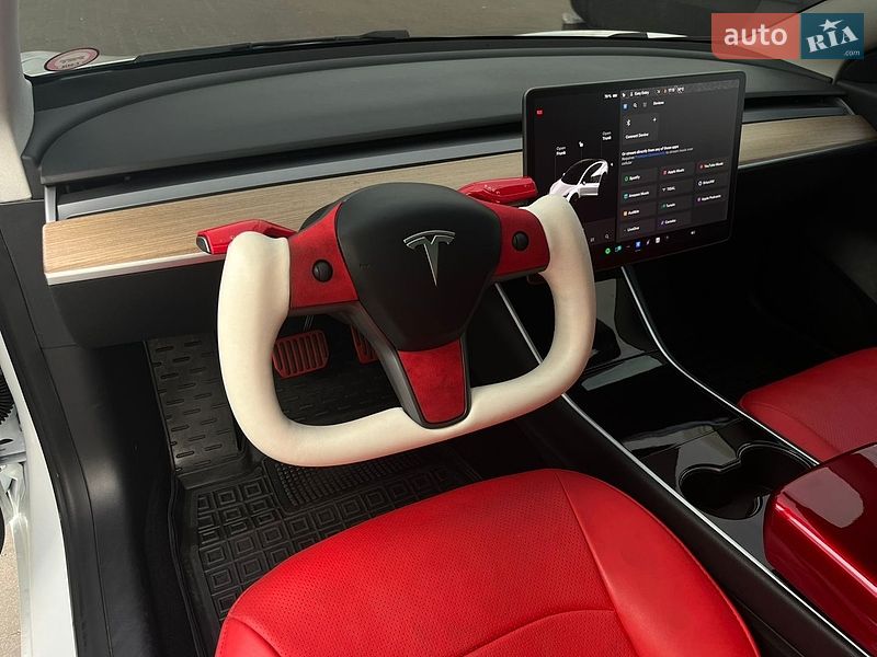 Седан Tesla Model 3 2020 в Києві