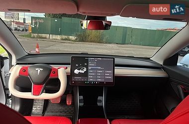 Седан Tesla Model 3 2020 в Києві