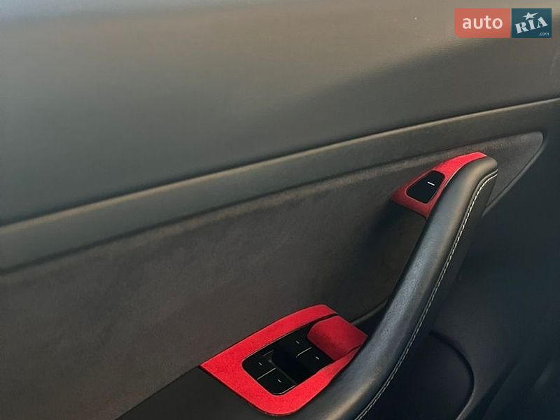 Седан Tesla Model 3 2020 в Києві