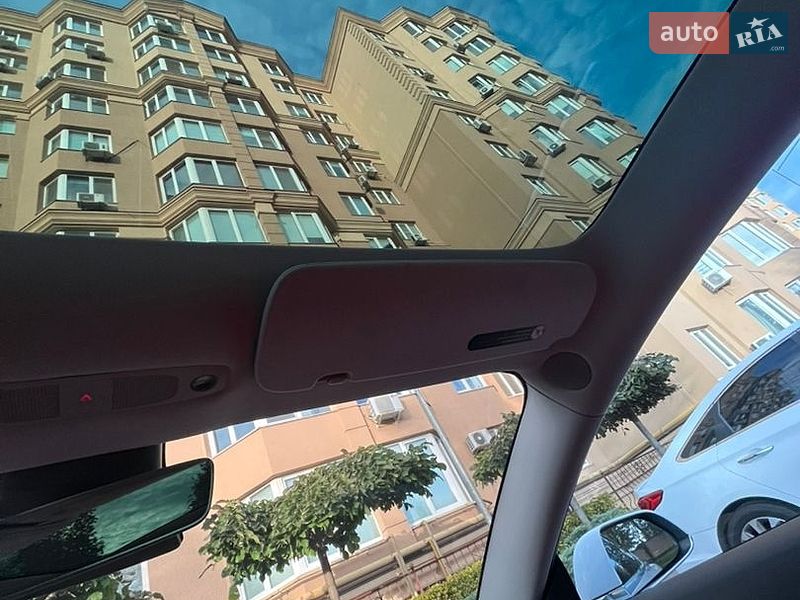 Седан Tesla Model 3 2020 в Києві