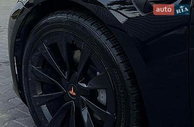 Седан Tesla Model 3 2021 в Львові