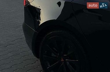 Седан Tesla Model 3 2021 в Львові