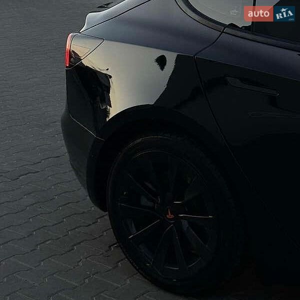 Седан Tesla Model 3 2021 в Львові