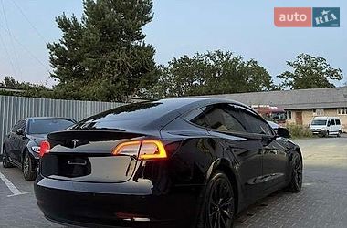 Седан Tesla Model 3 2021 в Львові
