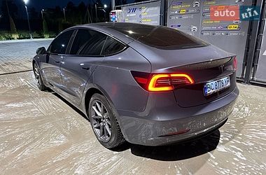 Седан Tesla Model 3 2023 в Львові
