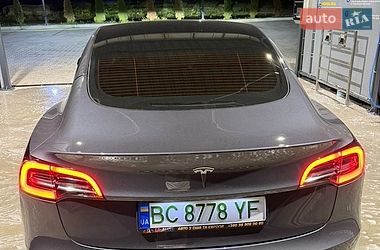 Седан Tesla Model 3 2023 в Львові