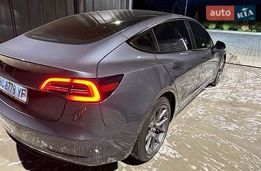Седан Tesla Model 3 2023 в Львові
