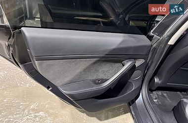 Седан Tesla Model 3 2023 в Львові