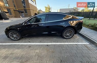 Седан Tesla Model 3 2018 в Луцке