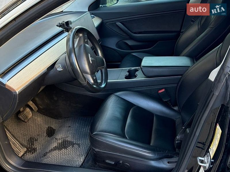 Седан Tesla Model 3 2018 в Луцке