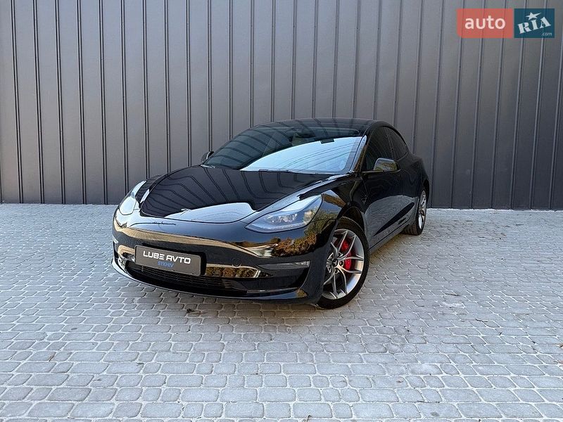 Седан Tesla Model 3 2022 в Львові