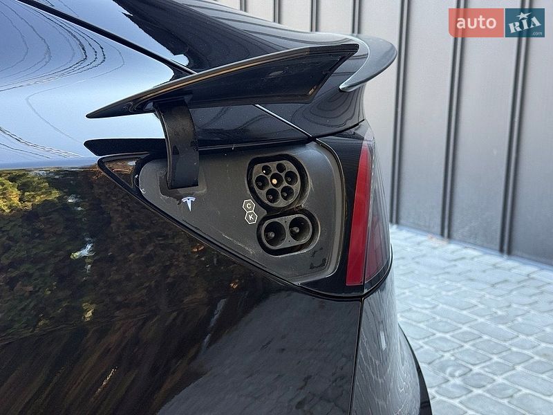 Седан Tesla Model 3 2022 в Львові