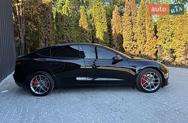 Седан Tesla Model 3 2022 в Львові