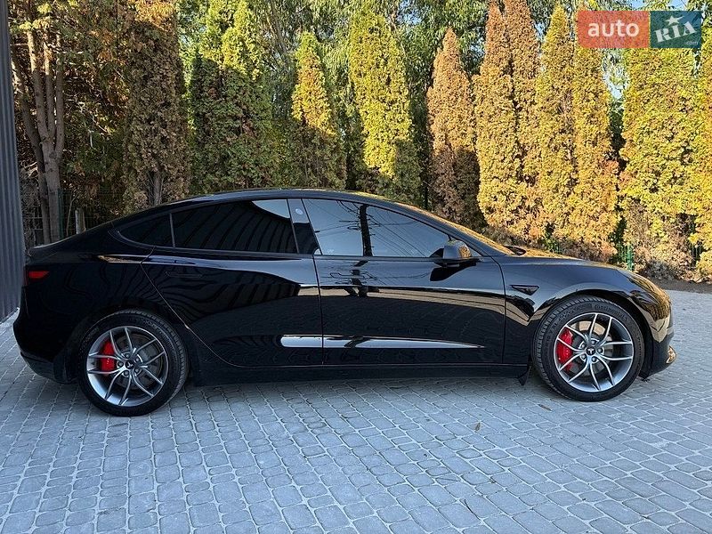 Седан Tesla Model 3 2022 в Львові