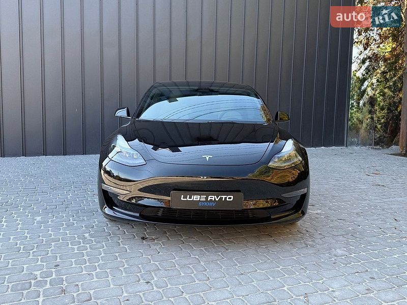 Седан Tesla Model 3 2022 в Львові