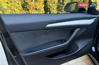 Седан Tesla Model 3 2022 в Львові