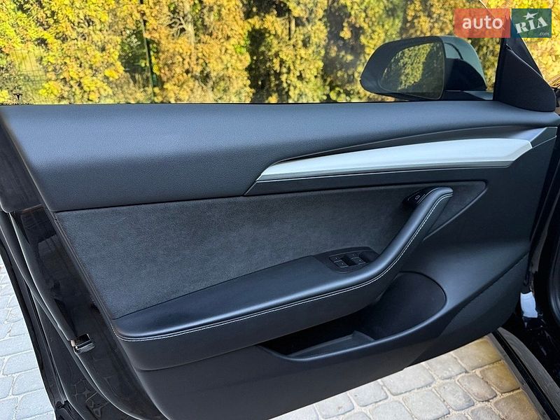 Седан Tesla Model 3 2022 в Львові