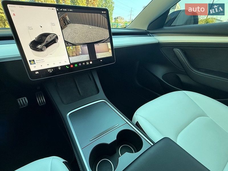 Седан Tesla Model 3 2022 в Львові