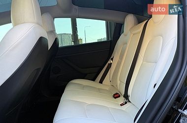 Седан Tesla Model 3 2022 в Львові