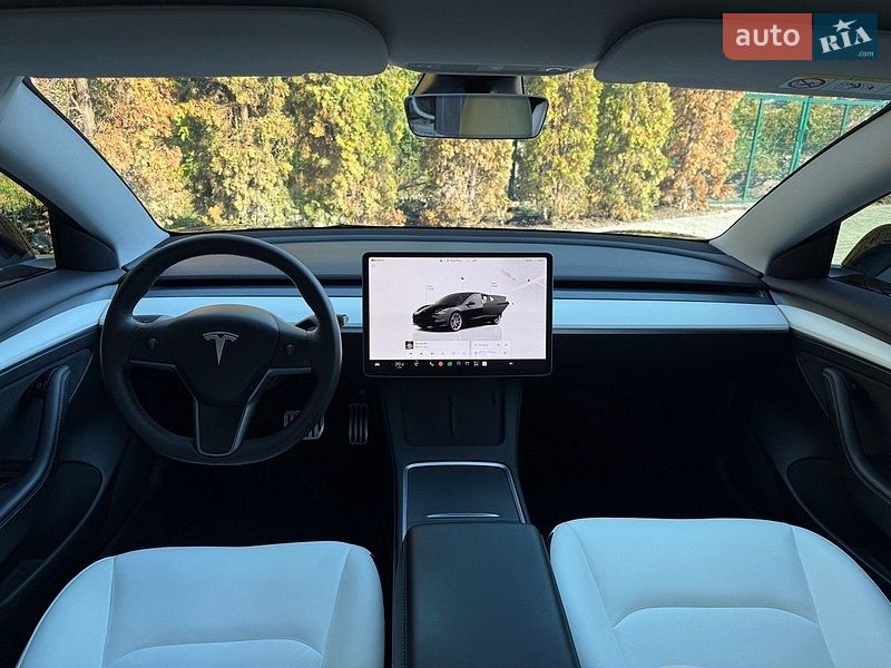 Седан Tesla Model 3 2022 в Львові