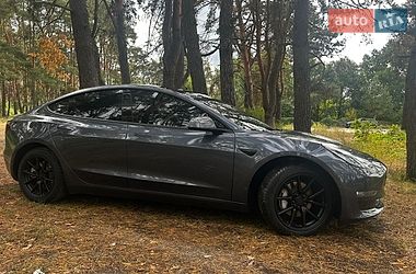 Седан Tesla Model 3 2020 в Киеве фото 3 Седан Tesla Model 3 2020 в Киеве