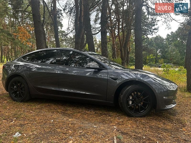 Седан Tesla Model 3 2020 в Киеве фото 3 Седан Tesla Model 3 2020 в Киеве