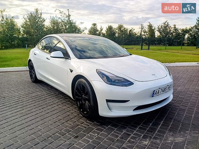 Tesla Model 3 2022