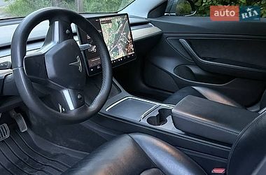 Седан Tesla Model 3 2019 в Львові