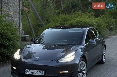 Седан Tesla Model 3 2019 в Львові