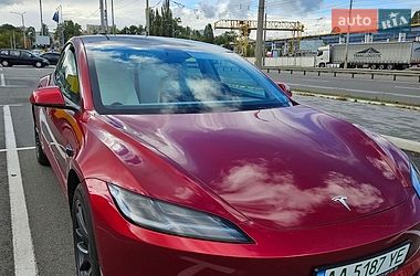 Седан Tesla Model 3 2024 в Києві