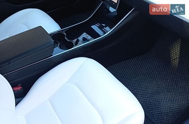 Седан Tesla Model 3 2020 в Львові