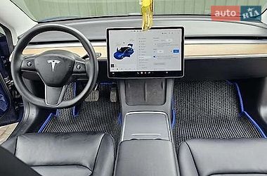 Седан Tesla Model 3 2020 в Рівному