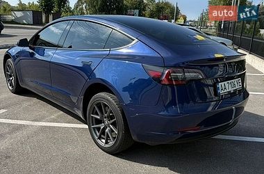 Седан Tesla Model 3 2023 в Києві