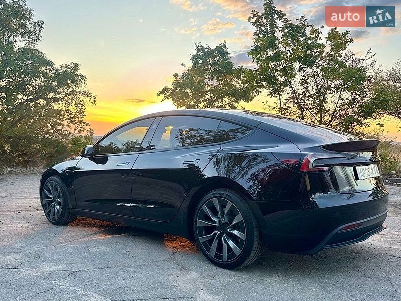 Седан Tesla Model 3 2024 в Запорожье
