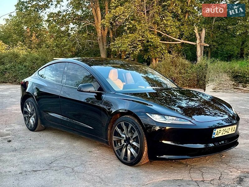 Седан Tesla Model 3 2024 в Запорожье