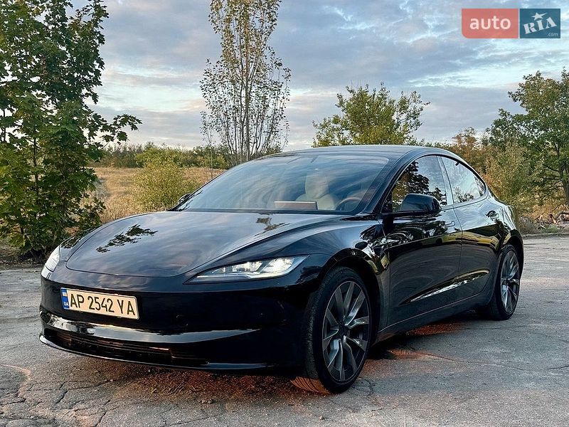 Седан Tesla Model 3 2024 в Запорожье