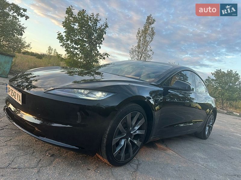 Седан Tesla Model 3 2024 в Запорожье