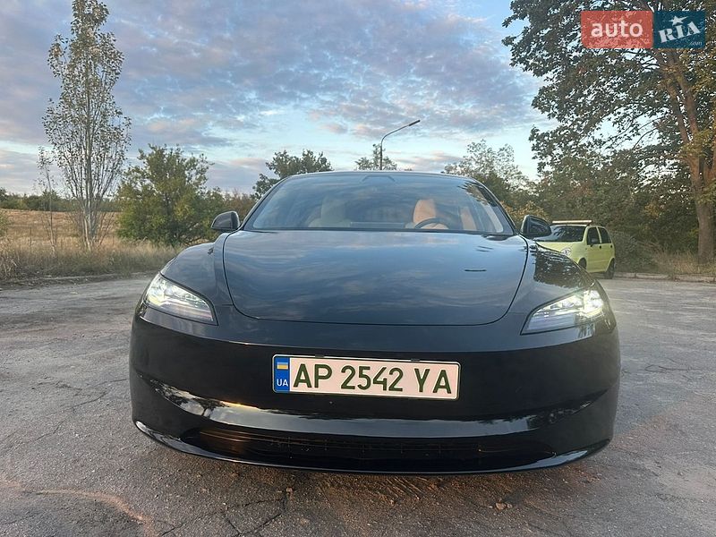 Седан Tesla Model 3 2024 в Запорожье