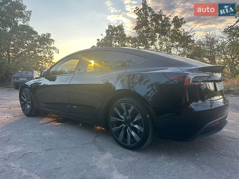 Седан Tesla Model 3 2024 в Запорожье