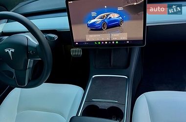 Седан Tesla Model 3 2023 в Дніпрі