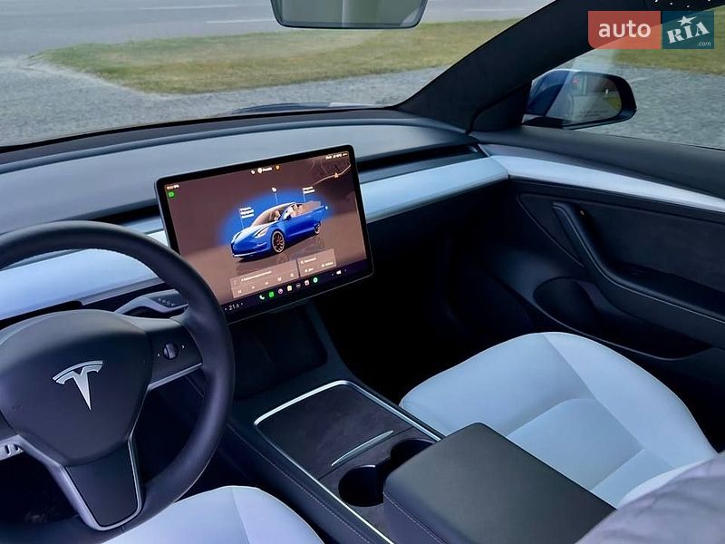 Седан Tesla Model 3 2023 в Дніпрі