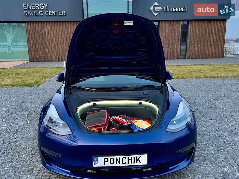 Седан Tesla Model 3 2023 в Дніпрі