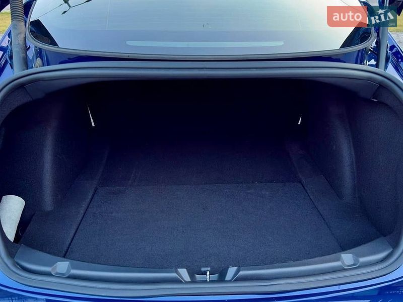 Седан Tesla Model 3 2023 в Дніпрі