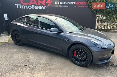 Седан Tesla Model 3 2021 в Киеве