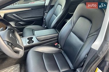Седан Tesla Model 3 2021 в Киеве