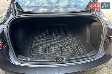 Седан Tesla Model 3 2021 в Киеве