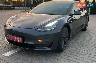 Седан Tesla Model 3 2020 в Кременчуге Седан Tesla Model 3 2020 в Кременчуге